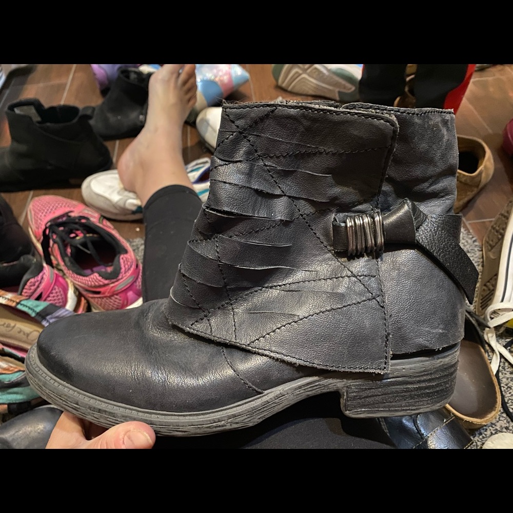 Otbt like new Custer bootie